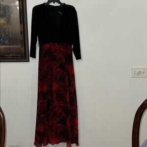 Be by Chetta B Elegant Black Garment - size 6